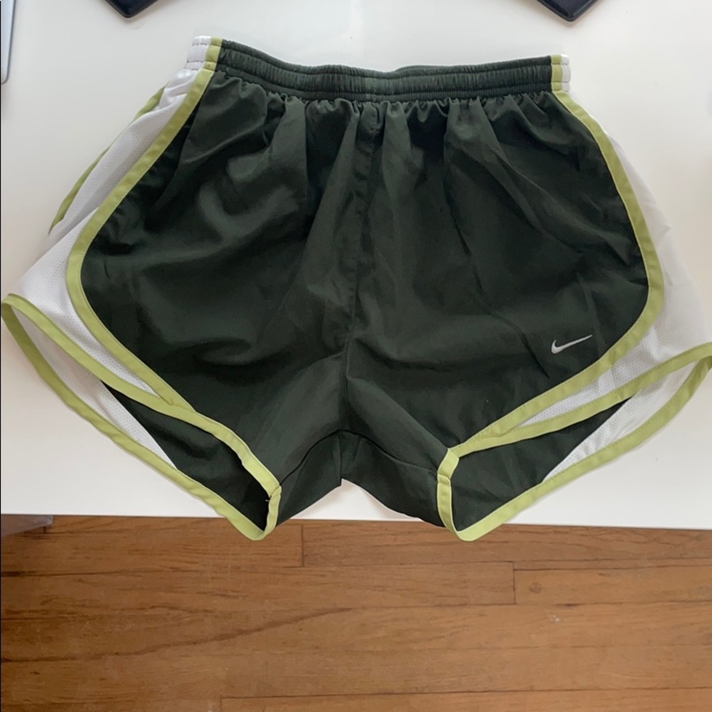 Nike tempo running short